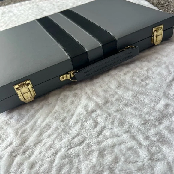 VTG Pressman Backgammon Set in Leatherette Briefcase Complete with Instructions - Picture 5 of 6